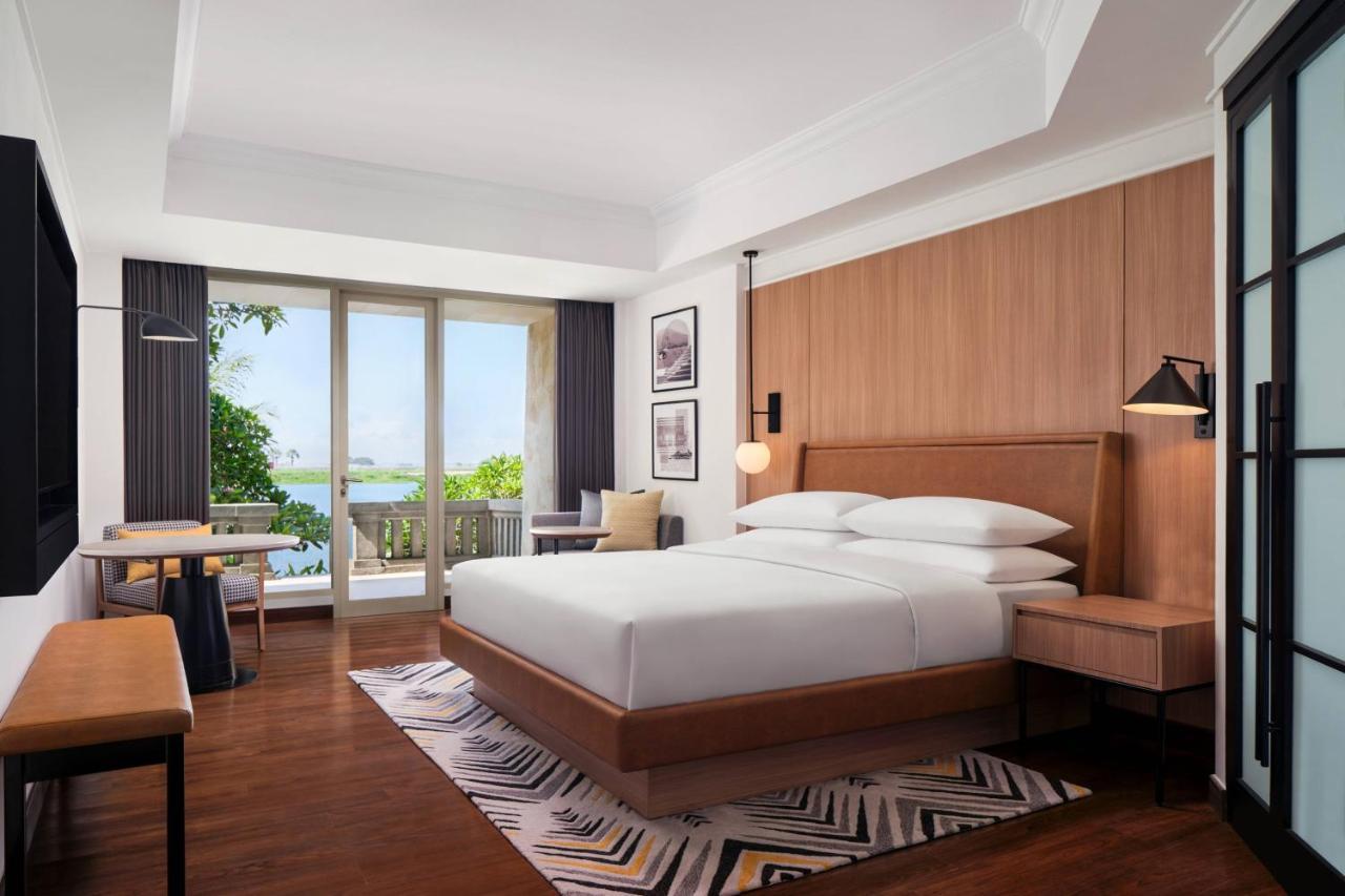 Sheraton Jakarta Soekarno Hatta Airport Tangerang Buitenkant foto