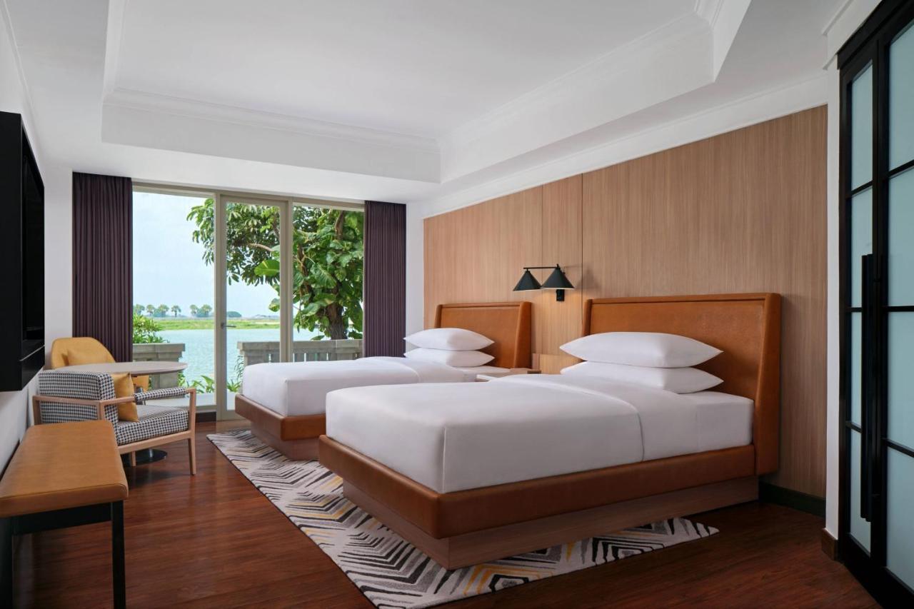Sheraton Jakarta Soekarno Hatta Airport Tangerang Buitenkant foto