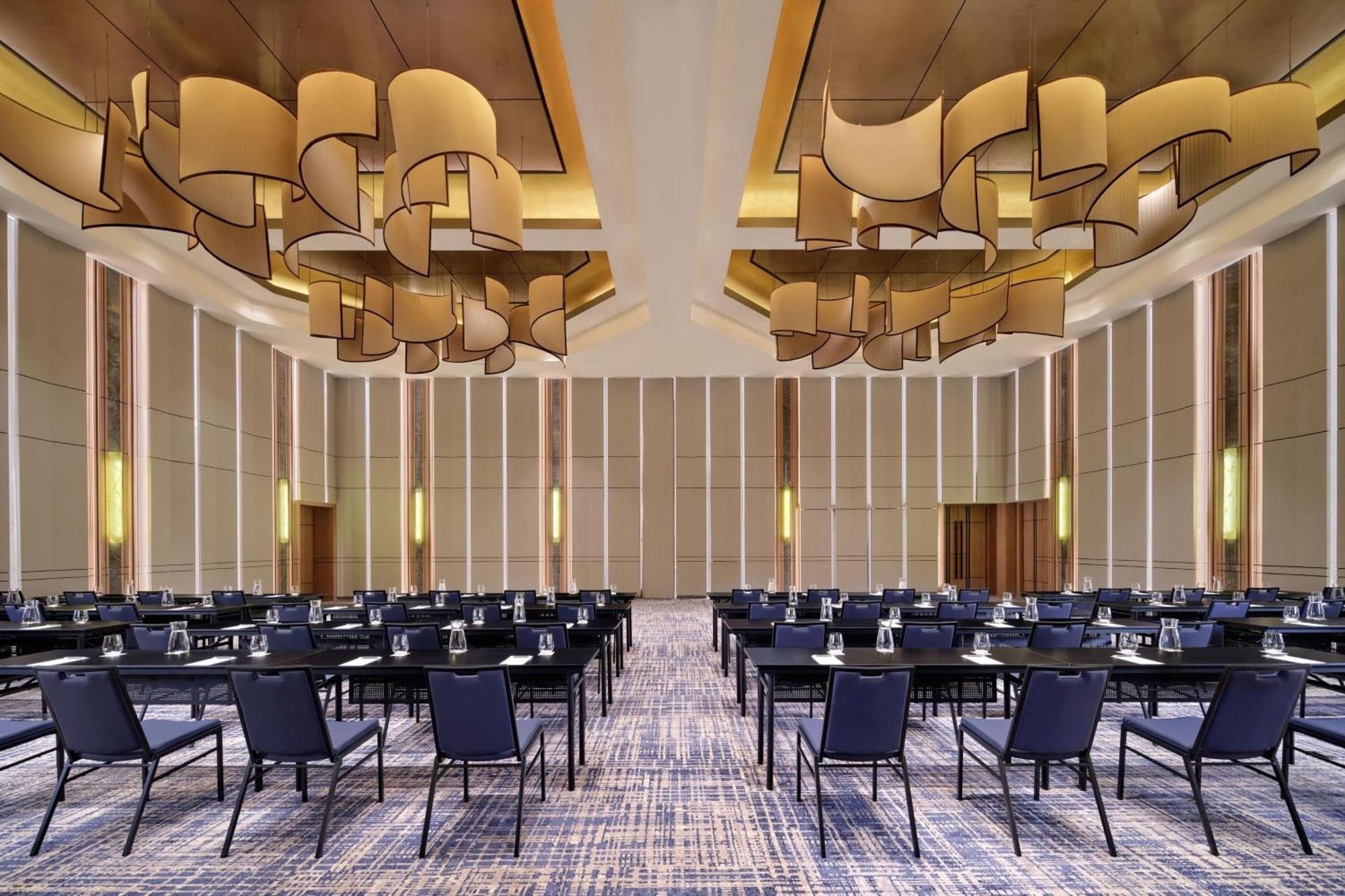 Sheraton Jakarta Soekarno Hatta Airport Tangerang Buitenkant foto