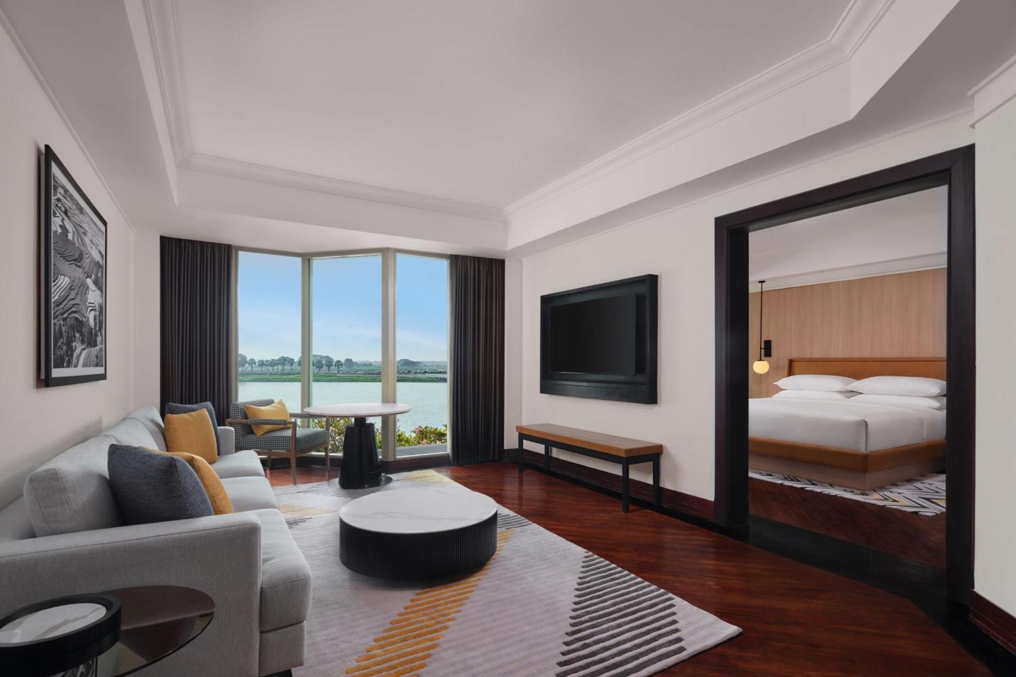 Sheraton Jakarta Soekarno Hatta Airport Tangerang Buitenkant foto